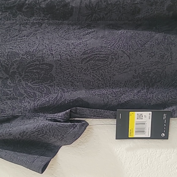 Nike Women's Breathe Polo Shirt Size Small - Picture 4 of 4